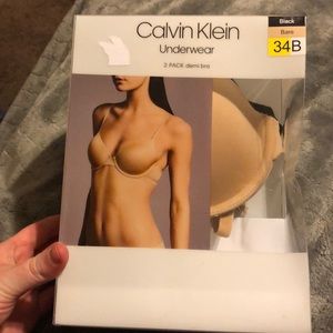 Brand new Calvin Klein 2 pack bras 34B